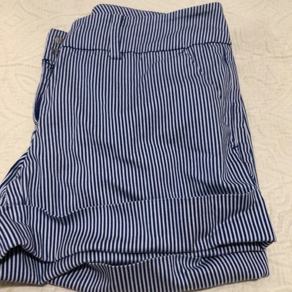 New York & Company shorts - Picture 10 of 13